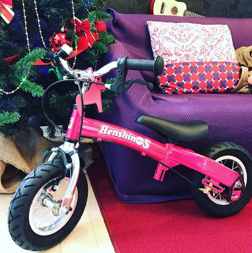 クリスマスプレゼントは決まりましたか？2歳から乗れるへんしんバイク